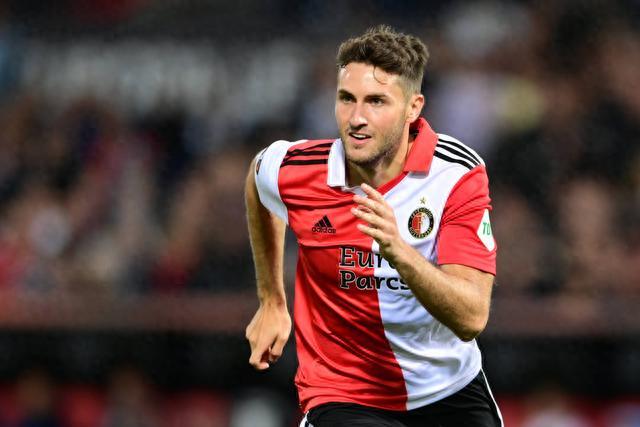 kaiyun 官网-赛地聚焦:荷甲今晨热度飙升,费耶诺德远射贴柱,压力陡增,更衣室氛围转暖(荷甲赛程赛果)