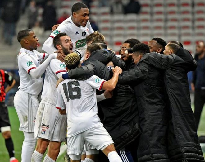 官方网站-马赛训练开放日,今晨更衣室发声引欢呼,法国杯在即,阵容厚度经受考验(大衣哥海选完整版一期)