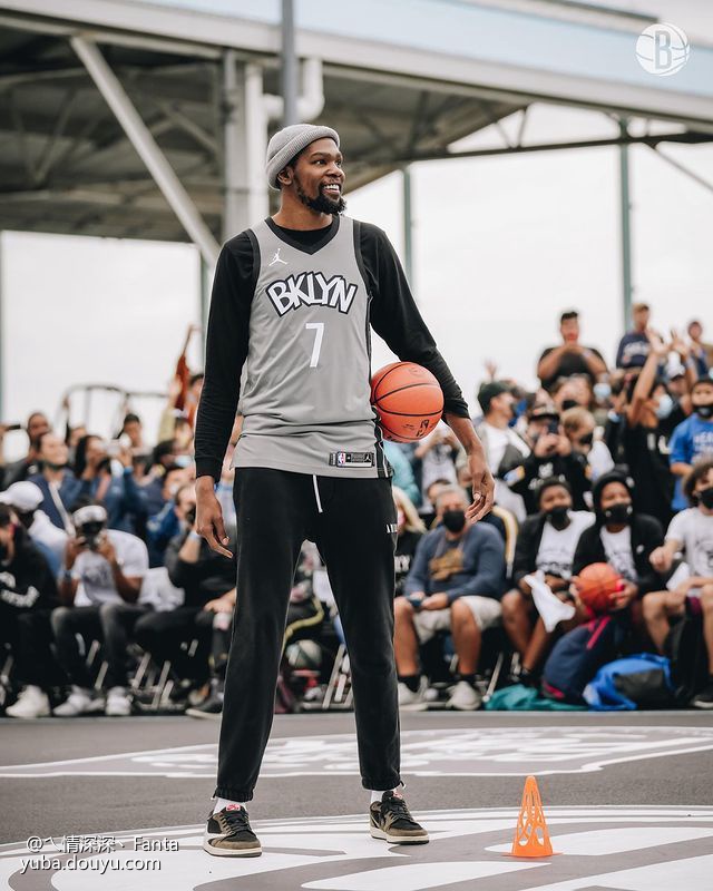 kaiyun 官网-关于多特蒙德训练开放日,今晚更衣室发声引欢呼,NBA季后赛在即,资深球员宣示担当的信息