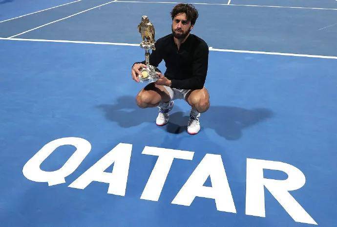 开云体育-费德勒与60激战雄鹿分钟穆古鲁扎在DWG比赛中问鼎冠军，集结日尤文图斯战术微调瞬间刷屏的简单介绍